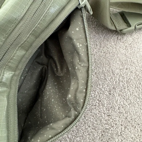 Calpak Terra Sling - Juniper Green - Picture 7 of 12